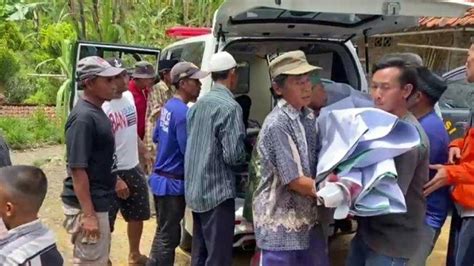 Berita Warga Brebes Selamat Dari Gempa Bumi Cianjur Bangun Tidur