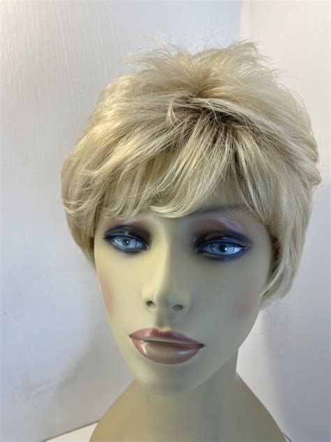 Rooted Blonde Short Wig Blss526 Wigbank