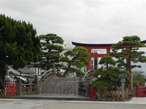 Torii gate and stone bridge of Tsurugaoka shrine 鎌倉