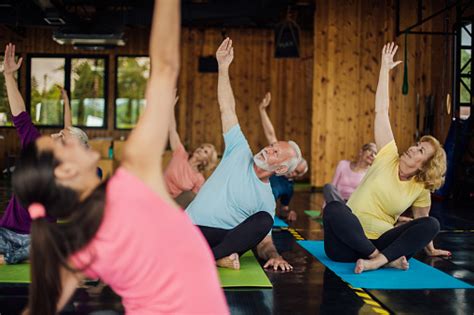 Old People Doing Yoga Stock Photo - Download Image Now - Yoga, Nursing ...