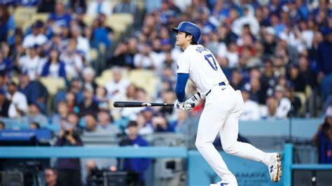 Watch Shohei Ohtani Delivers First Walk Off Hit With Dodgers In 3 2 Series Win Over Reds Nbc