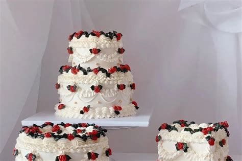 Pin By Lyric Mandell On Noelle And Sable Wedding Cake Pretty Cakes