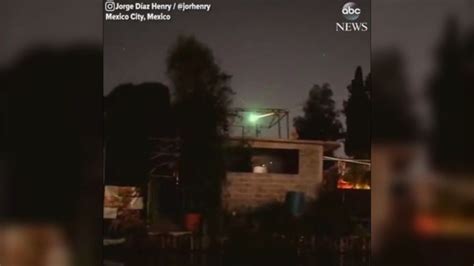 Video Meteor lights up sky over Mexico City - ABC News