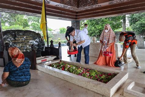 Reses Di Jawa Timur Lanyalla Ziarah Ke Makam Bung Karno Pontas Id