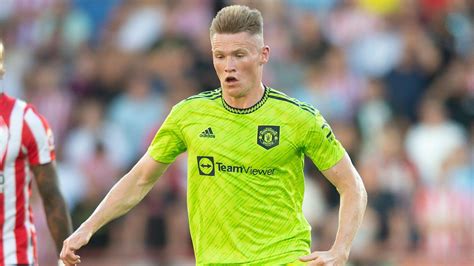 Man Utd Video Mctominay Handles Ball Three Times But No Penalty Given