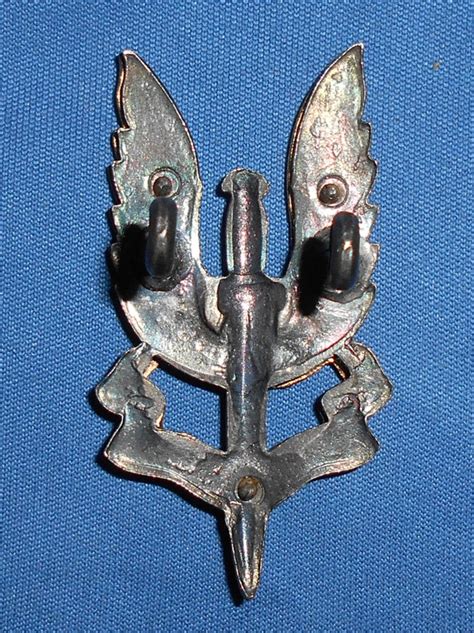 Metal SAS beret badge