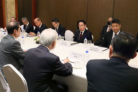 访问韩国（ 第二天 会见韩日议员联盟成员、韩国经济界人士） 首相行程 日本国首相官邸