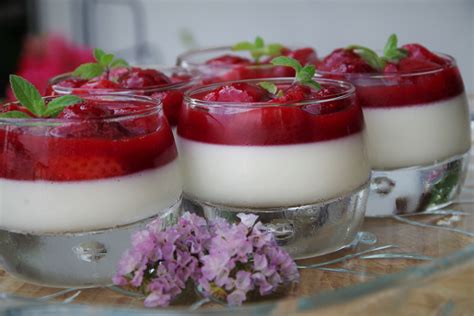 Kuchnia Radia Panna Cotta Z Musem Truskawkowym S Ooooodko