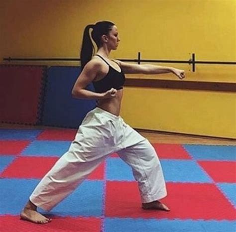 Pin By Ronin On 태권도 Taekwondo Martial Arts Girl Martial Arts Women