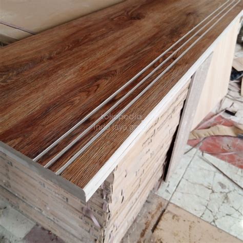 Jual Granit Tangga Motif Kayu Garuda Nuca Drak Brown