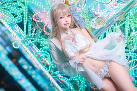 メガニケ バイパー「シャイン・オブ・ラブ」のコスプレイヤーさん、下乳と”アソコ”がえちえちすぎる♡ ゲームまとめ速報