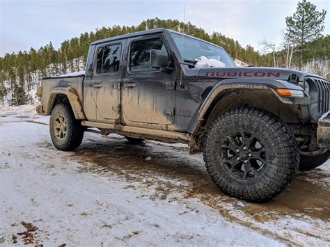 Looking For Photos Of Gladiator W Tall And Skinny Tires Jeep