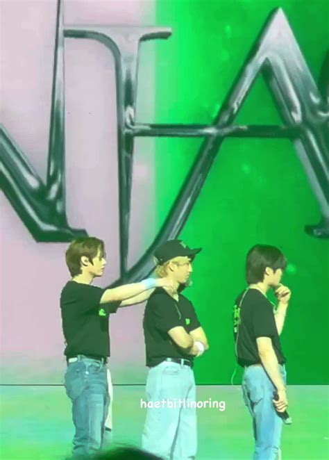 리노링 SAW SKZ VOLCANO on Twitter leeknow really likes jisungs waist