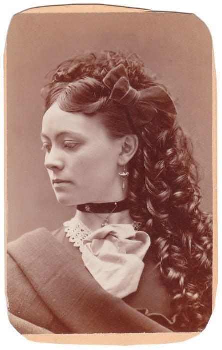 10 Best Victorian Era Women S Hairstyles Powdery