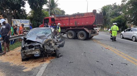 Motorista Fica Ferido Em Acidente Entre Carro E Caminhão Na Br 101 Em