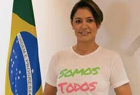 De Mudan A Michelle Bolsonaro Compartilha Fotos De Caixas Empilhadas