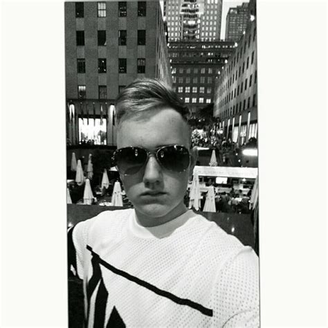 stream ryan listen       playlist