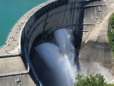 dam break phenomenon  optical fibers