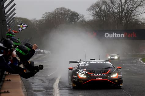 Zusammenfassung British Gt Oulton Park Gt Place