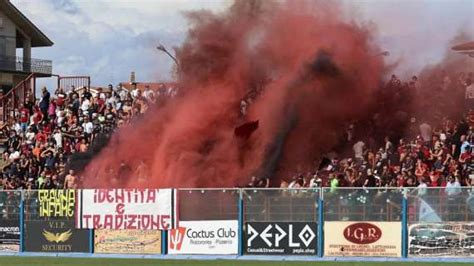 Reggina Dopo Gli Ultimi Due Arrivi Sono 26 I Calciatori Ecco La Rosa