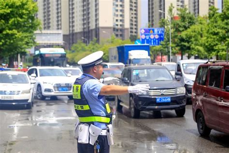 依托贵阳“西大门” 观山湖交警打造“一点一线一片”交通治理模式澎湃号·政务澎湃新闻 The Paper