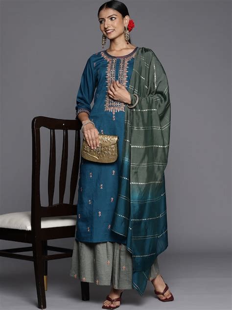 Women Blue Ethnic Motifs Yoke Design Thread Work Kurta With Sharara