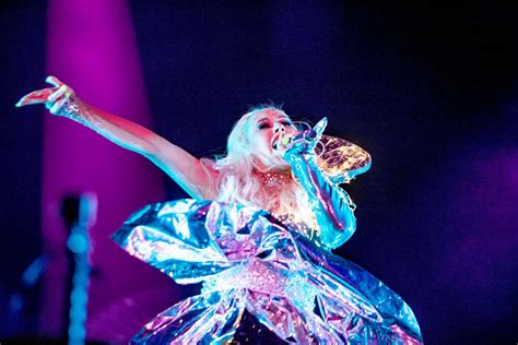 Christina Aguilera - Performs Live in Locarno-01 | GotCeleb