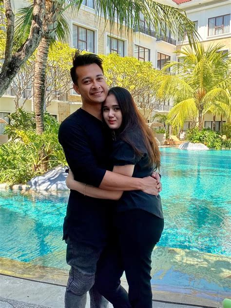 6 Fakta Eza Gionino Dan Istri Meiza Aulia Sempat Ditentang Ibunda