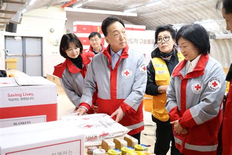 대한적십자사 서해5도에 비상대비 긴급구호물품 전달 위해 연평도 방문경인투데이뉴스