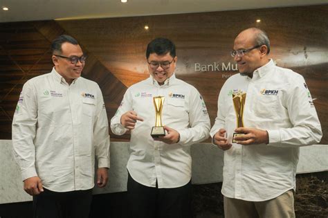 FOTO Bank Muamalat Raih Penghargaan TOP Human Capital Awards 2023