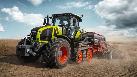 CLAAS Introduces The AXION 900 TT Tractor TRION 740 Combine To The