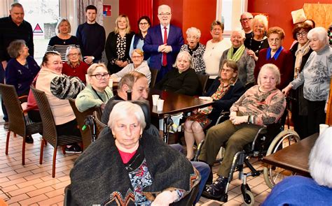 RÉSIDENCE BRISSET 74 RÉSIDENTS ET UNE MOYENNE DÂGE DE 85 ANS Le