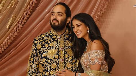 Ambani M Wedding First Look Bride Radhika Merchant Stuns In