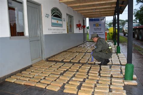 Decomisan más de 345 kilos de marihuana en un camión en Corrientes Hay