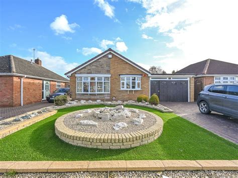 2 Bed Bungalow For Sale In Dewsbury Drive Penn Wolverhampton West