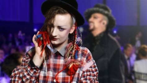 Boy George Es Glitzert Und Funkelt Neuer Auftritt Der 80er Ikone