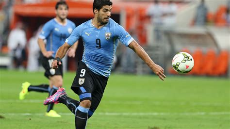 video  luis suarez score  uruguay goals including deft chip