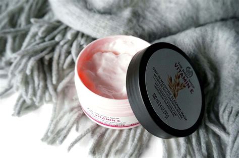 JOYCE LAU: THE BODY SHOP VITAMIN E SINK IN MOISTURE SLEEPING MASK REVIEW