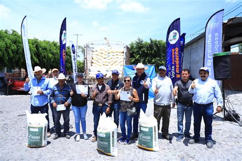 Entregan Sdayr Y Municipio Fertilizante En Valle De Santiago