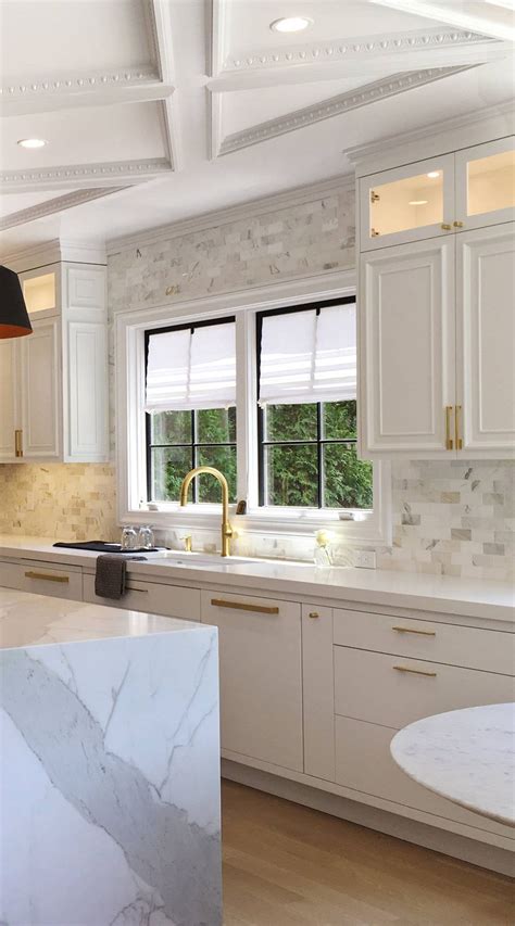 31 Luxury Calacatta Gold Marble Backsplash And Countertop Ideas