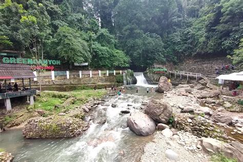 Green Canyon Karawang Tawarkan Tebing Nuansa Hijau Yang Bikin Adem Pas