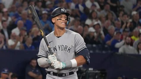 Yankees Aaron Judge Faces Live Pitching For The First Time Since Right