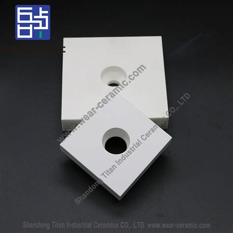 Industrial Al O Alumina Ceramic Perforated Lining Plate Weldable Tiles