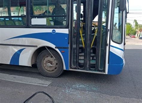 Una Pareja Fue Detenida Por Causar Disturbios En Un Colectivo