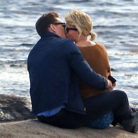 Taylor Swift And Tom Hiddleston Kissing Pictures June 2016 Popsugar Celebrity