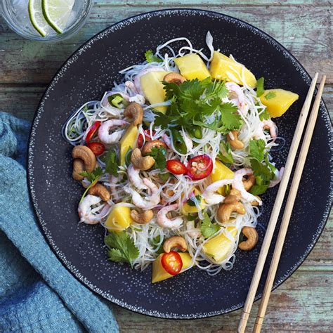 Nudelsallad med räkor och mango Recept Coop