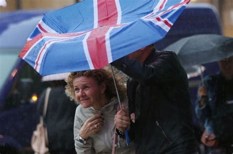 Uk Weather Met Office Warns Of 60mph Gales Tomorrow Sparking Travel