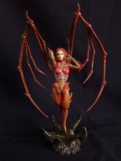 2 Variants Kerrigan Figure Starcraft Figurine Zerg Etsy