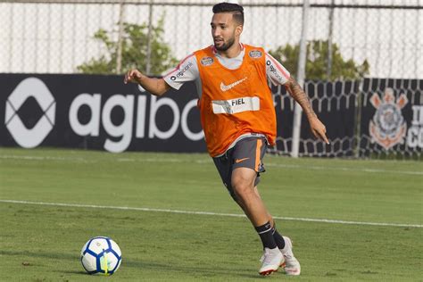 Botafogo X Corinthians Romero N O Vai A Campo E Clayson Treina Entre