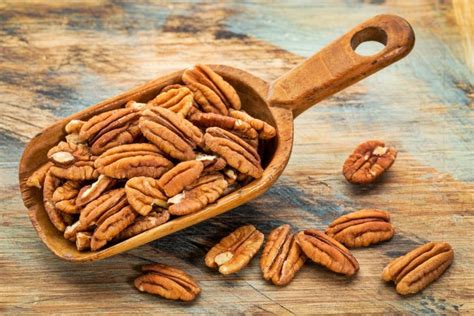 9 Best Pine Nut Substitutes Updated 2025